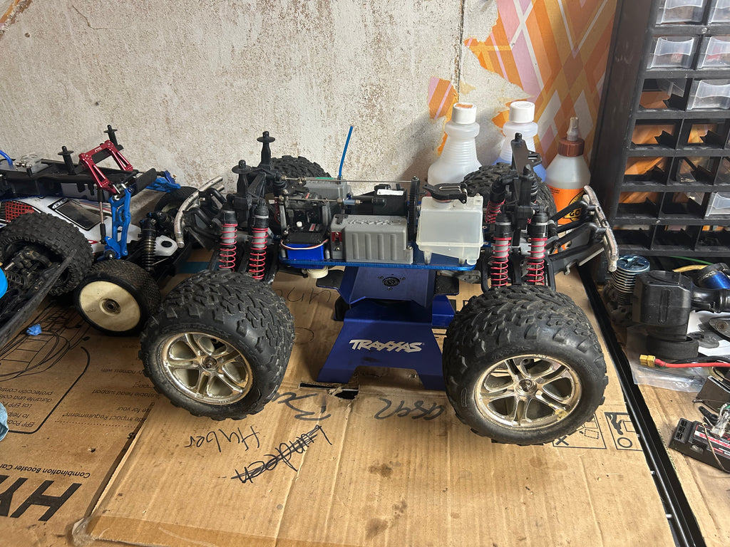 Traxxas T-Maxx 2.5 Nitro RC Truck Roller Chassis for Part's or Repair