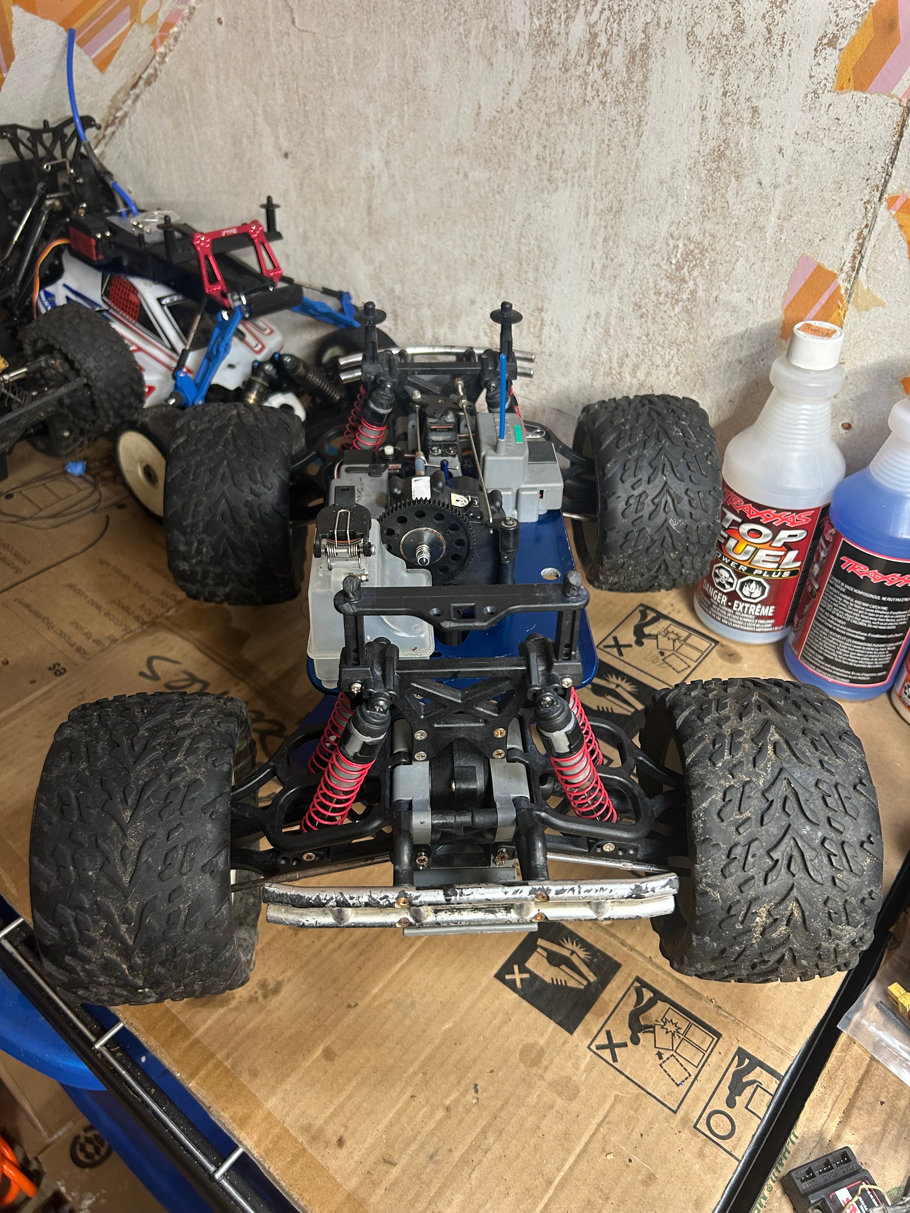 Traxxas T-Maxx 2.5 Nitro RC Truck Roller Chassis for Part's or Repair