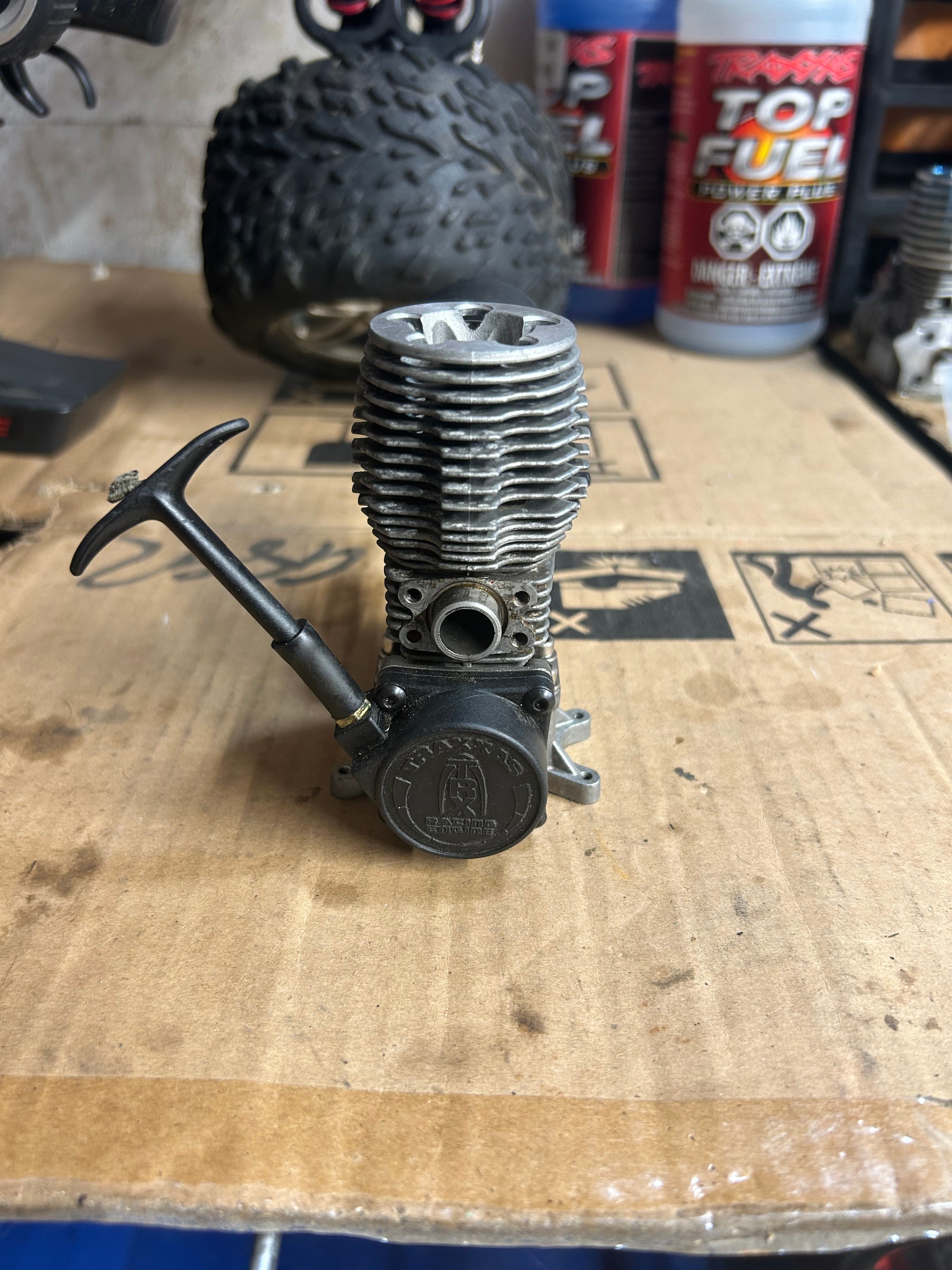 Original Traxxas TRX 2.5 Nitro RC Engine GREAT COMPRESSION AND RUNS GREAT
