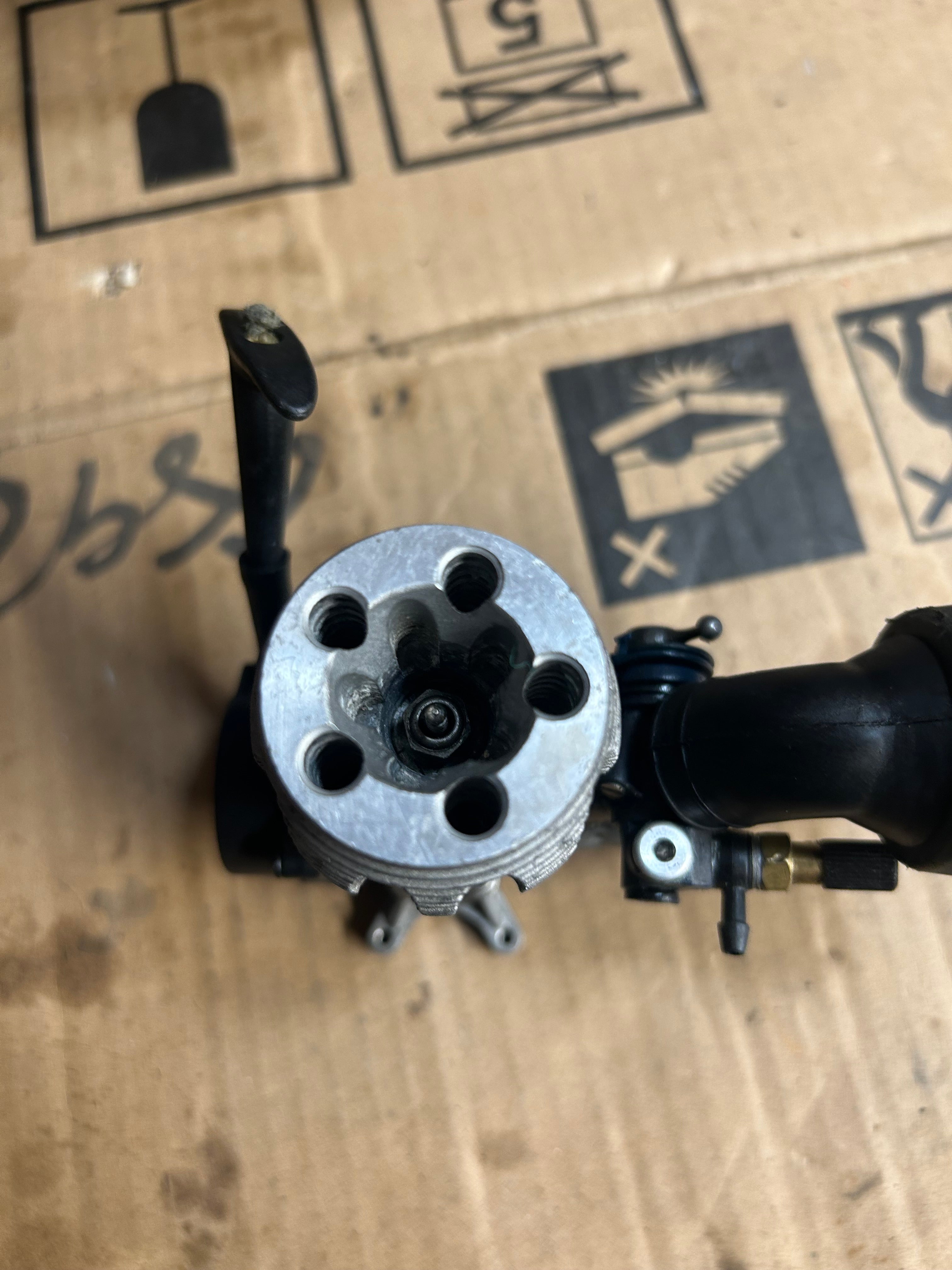 Original Traxxas TRX 2.5 Nitro RC Engine GREAT COMPRESSION AND RUNS GREAT